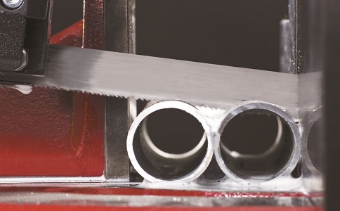 阿拉善锯切金属材料时出现卡带锯条原因以及处理方法？