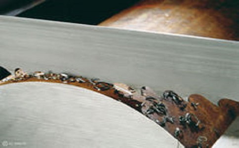 阿拉善带锯床线速度设定过高，为什么会导致带锯条齿尖发热加速锯条的磨损？